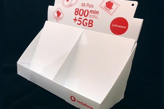 Caja expositora Vodafone